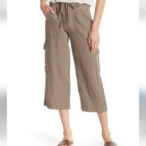 #930 Express Women's Tan Cargo Pants